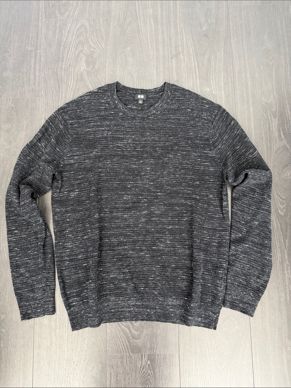 Uniqlo - Men's Crewneck Sweater in Charcoal Gray